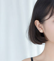 Daisy Flower Stud Earrings - SS052