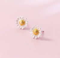 Daisy Flower Stud Earrings - SS052