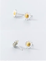 Daisy Flower Stud Earrings - SS052