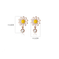 Daisy Flower Silver Stud Earrings measurement