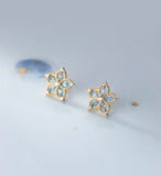 Flower stud earrings Gold